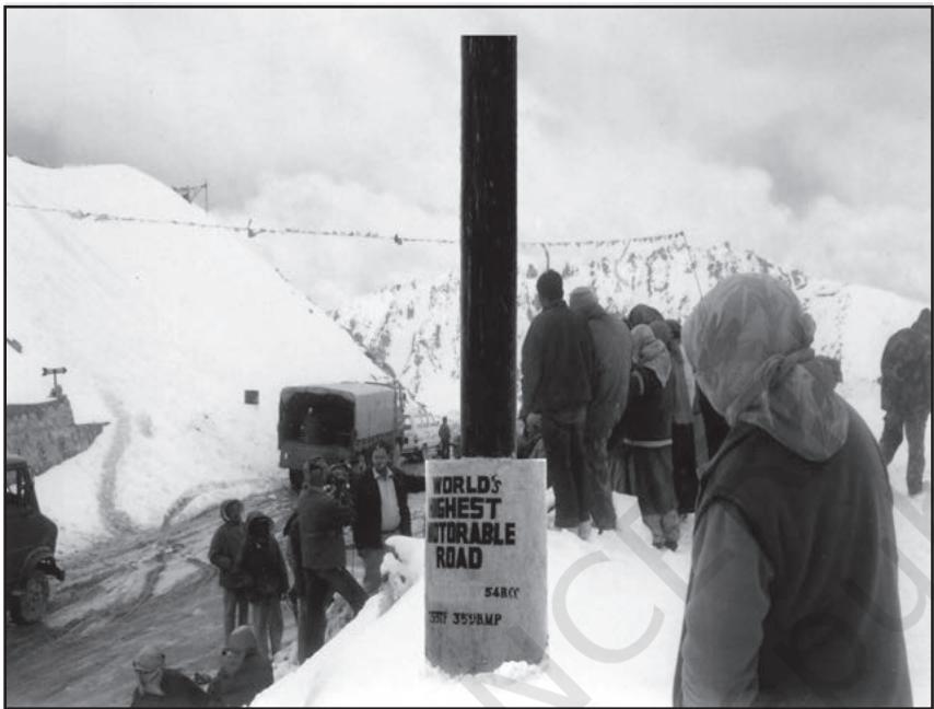 Fig. 7.3 : Khardung La Pass in Ladakh