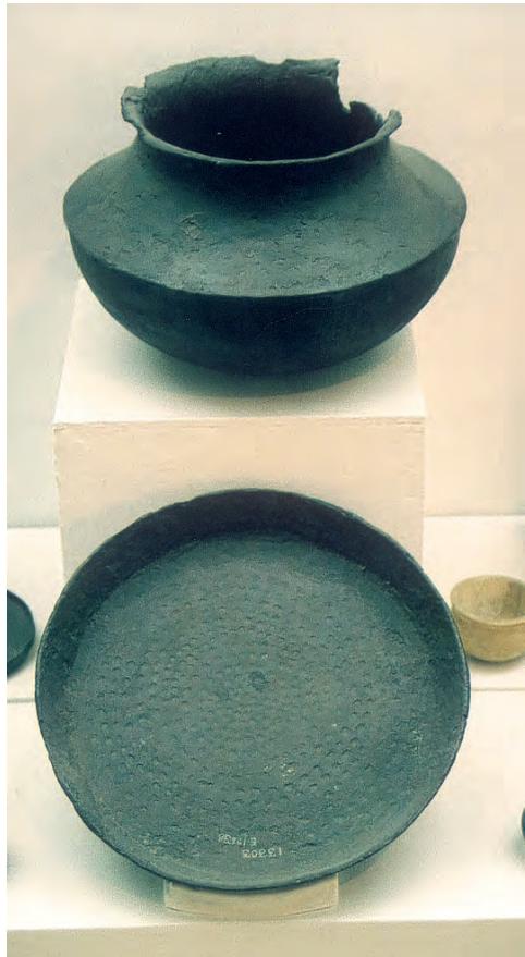 Fig.1.16 Copper and bronze vessels