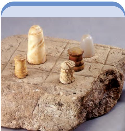 Fig. 1.28
Gamesmen or lingas?