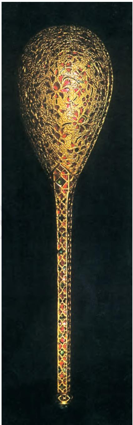 Fig. 5.12
A gold spoon studded with emeralds and rubies, an example of the dexterity of Mughal artisans