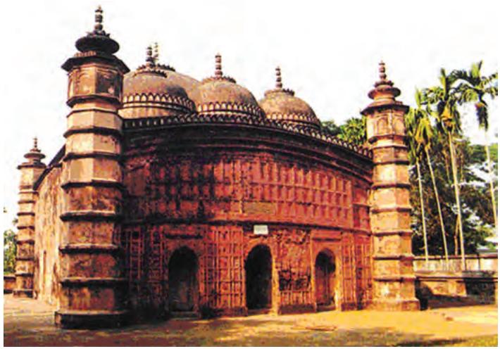 Fig. 6.10
Atiya mosque, Mymensingh district,
Bangladesh, built with brick, 1609