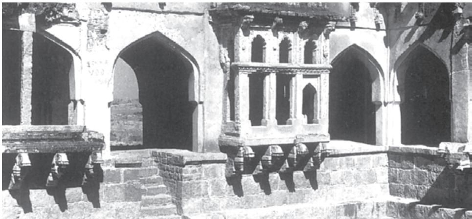 Fig. 7.32 Part of a structure known as the queen's bath