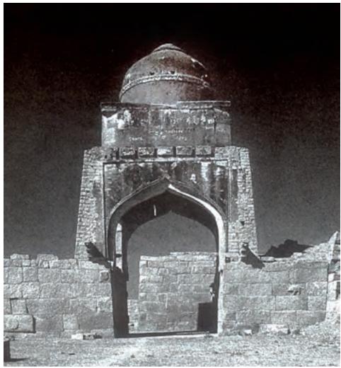 Fig. 7.6 A gateway in the fortification wall